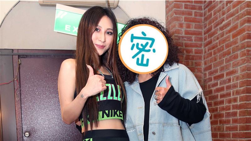 才被拍到擺攤賣雞捲　阿妹妹近況曝光