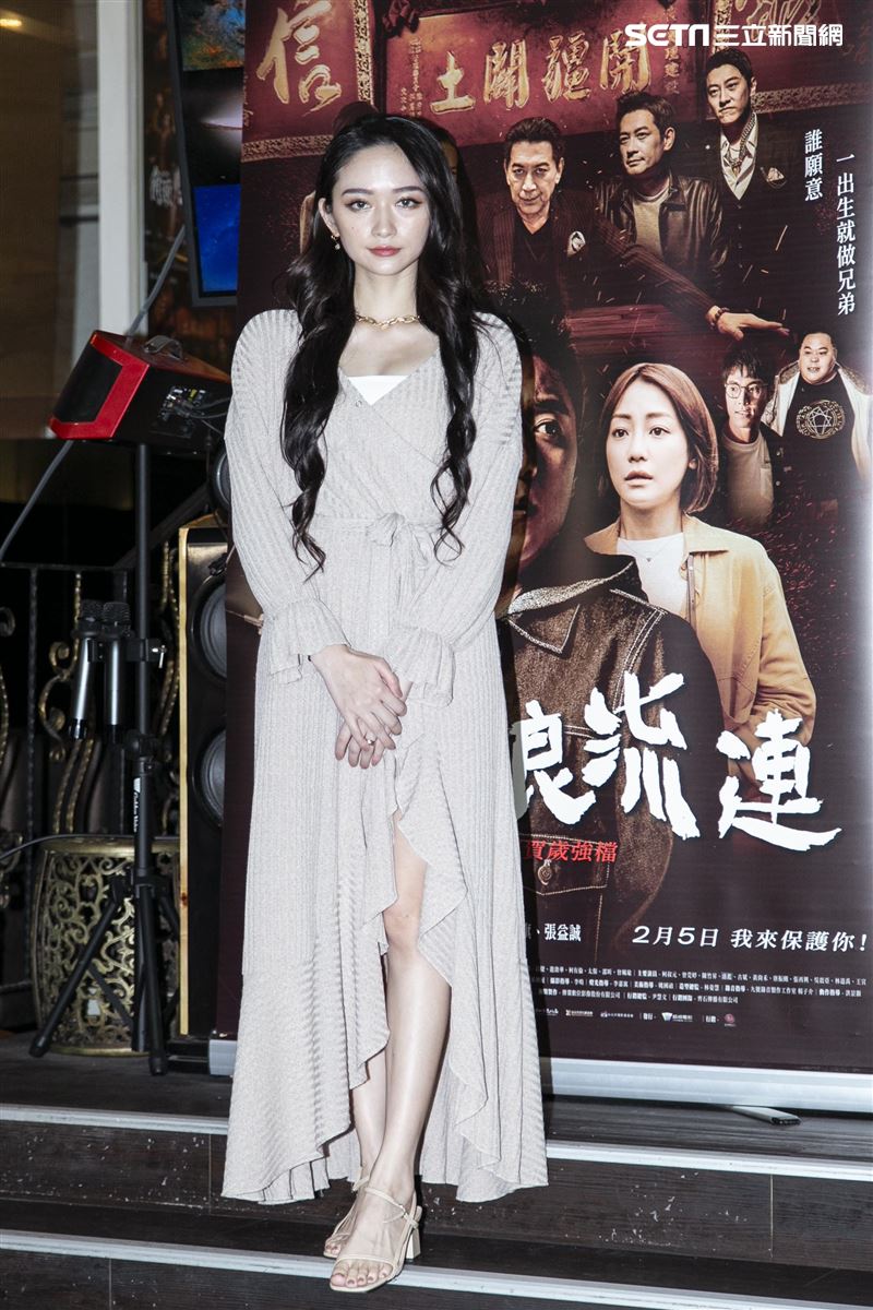 出品人張芷瑄出席《角頭－浪流連》慶功記者會。（圖／記者楊澍攝影）