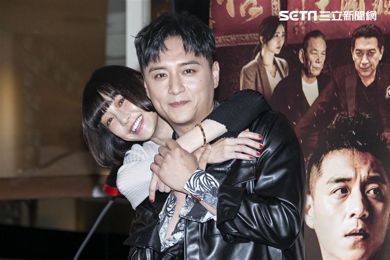 鄭人碩、謝欣穎出席《角頭－浪流連》慶功記者會。（圖／記者楊澍攝影）