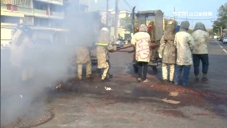 鹽水蜂炮大縮水　遊客不來攤商苦哈哈