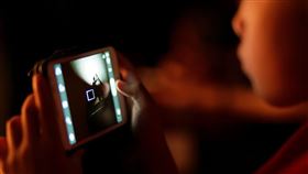 ▲小朋友,幼童,兒童,手機,手遊,遊戲,3C。（示意圖／翻攝自Pixabay）