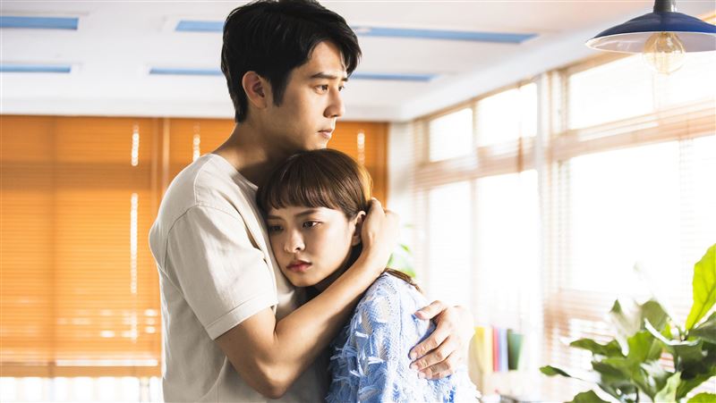 媽媽面前求婚　女星崩潰：強迫被上位