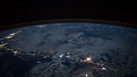 地球好美  太空人林琪兒充滿感恩林琪兒於美西時間30日接受中央社專訪，在太空站工作與生活是他身為太空人最感恩與特別的經驗，「尤其是回頭看地球的景象令人屏息」。圖為從太空看地球。（NASA提供）中央社記者周世惠舊金山傳真  109年12月31日