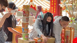 連假出遊！朝聖南投石龍宮泡麵土地公