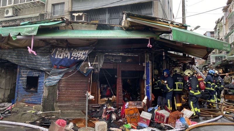 中和「華泰市場」火警　共14人送醫