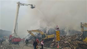 新北市,八里,垃圾掩埋場,火警,家具,新北市消防局