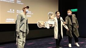 《複身犯》楊祐寧、張榕容穿病服、博士裝跑映後，影迷吃驚嚇壞。（圖／牽猴子提供）