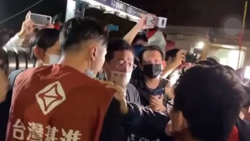 柯P挨轟！北市府嘆：跟加害者有何異