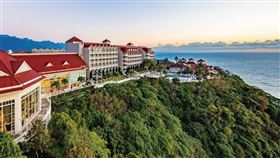 花蓮遠雄悅來大飯店依山傍海，視野遼闊，入住盡享日出之美和璀璨夜景。（圖／Agoda提供）