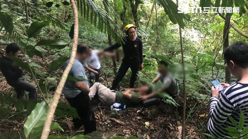 三峽鳶山彩虹壁登山　1男墜谷送醫
