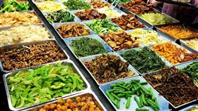 便當,菜色,路上觀察學院,自助餐。（圖／翻攝自路上觀察學院臉書）