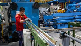 新北推租金補助　輔導塭仔圳工廠搬遷（1）新北市經發局指出，市府推動租金補助計畫，針對塭仔圳地區公告列管的合法登記工廠，或民國105年5月19日前設立未登記的工廠，在搬遷期限前1個月完成搬遷並繼續在新北投資、取得合法工廠登記者，可申請租金補助。圖為搬遷至鶯歌區的必榮實業。（新北市政府提供）中央社記者黃旭昇新北市傳真  110年3月2日