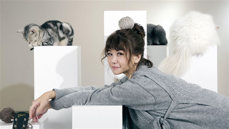 女星淚「伴17年離世」　詞曲藏思念