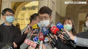 丁允恭開庭結束後接受媒體訪問。（圖／記者楊忠翰攝影）