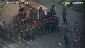 UN特使稱緬軍鎮壓釀38死 籲對軍官採強硬措施
緬甸維安部隊今日對抗議者開火，聯合國緬甸事務特使柏其納（Christine Schraner Burgener）表示共有38人喪生，是緬甸軍方上月發動政變後「最血腥」的一天。