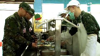 藍民代PO國軍「鳳梨假菜單」挨轟