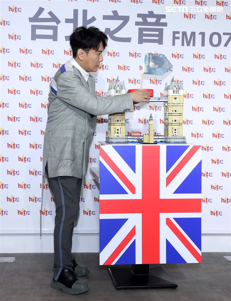 張信哲推出第35張新專輯「就懂了」，將插旗英國倫敦「皇家阿爾伯特音樂廳」舉行「未來式」世界巡迴演唱會。（記者邱榮吉/攝影）