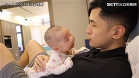▲YouTuber「Shelley」分享老公K本獨自照顧女兒田點的影片。（圖／Something Shelley 授權）