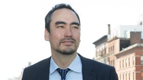 白宮宣布，台裔哥倫比亞大學教授吳修銘（圖）將加入國家經濟委員會，擔任總統拜登的特別助理。（圖／翻攝自維基共享資源；作者：Teachout/Wu for New York，版權CC BY-SA 3.0）
