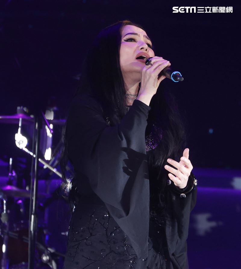 潘越雲參加「歌之饗宴Ⅲ-愛之韻演唱會」在TICC國際會議中心開唱。（記者邱榮吉/攝影）