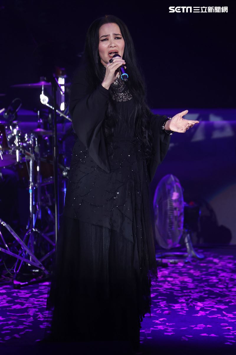 潘越雲參加「歌之饗宴Ⅲ-愛之韻演唱會」在TICC國際會議中心開唱。（記者邱榮吉/攝影）