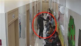 ▲婦人獨自到醫院產檢。（圖／翻攝自微信）