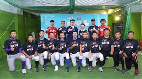 ▲追夢工程長官與追夢小將大合照。（圖／頂新和德文教提供）