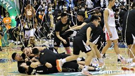 HBL泰山逆轉擊敗南山奪下隊史首冠。（圖／記者劉家維攝影）