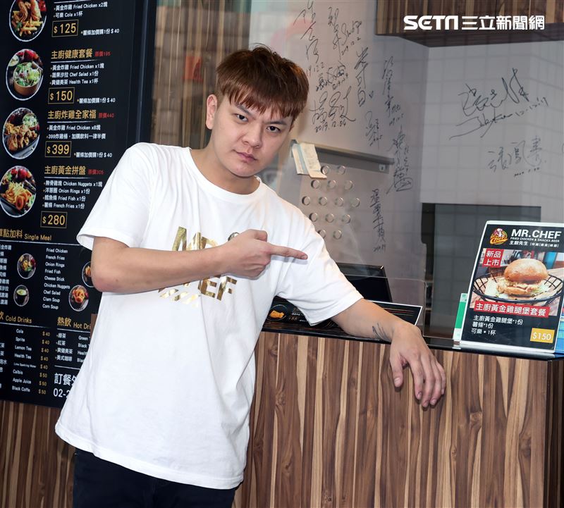 曾治豪三立新聞網專訪。（記者邱榮吉/攝影）