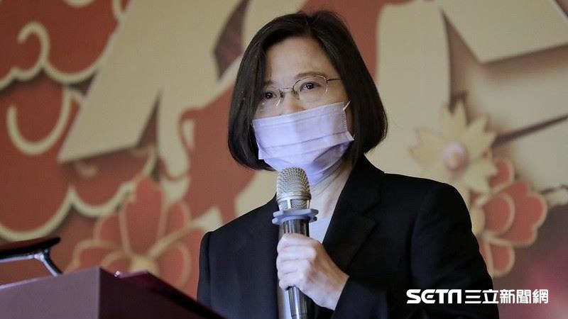 口罩賣10億片　小英：藥師辛苦了！