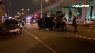 自撞困車內！他滿臉血被救竟當場落跑