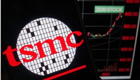 台股8日開高，台積電開盤上漲9元，帶動指數一度大漲將近200點。（中央社檔案照片）