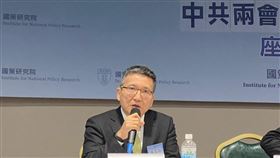 學者：北京當局對「台獨」無妥協 將積極促融淡江大學兩岸關係研究中心主任張五岳8日上午在國家政策研究院舉辦的「中共兩會、兩強與兩岸」座談會中指出，中國大陸在「遏止台獨」方面沒有退讓跟妥協空間，當局後續將在「十四五規劃」通過後，對台採取更積極的「促融」等作為。中央社記者賴言曦攝 110年3月8日