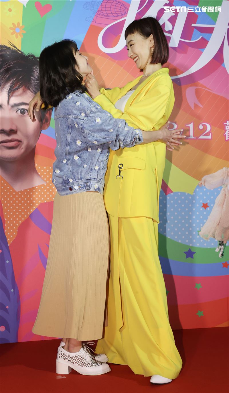 「揭大歡喜」演員女配角夏朧、男配角陸明君。（記者邱榮吉/攝影）