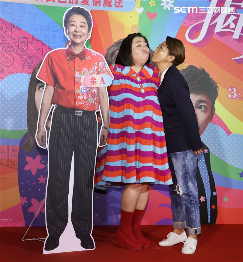 「揭大歡喜」演員男配角曹蘭、女配角鍾欣凌。（記者邱榮吉/攝影）