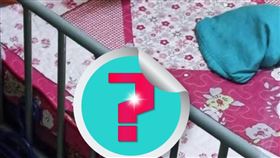 努露為孩子更衣時，發現床上竟然有一條大蟒蛇。（圖／翻攝自Lazdrop Asia臉書）