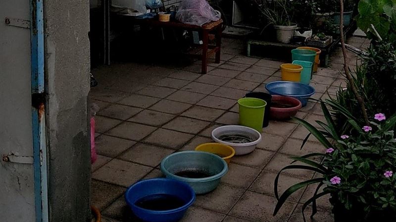 水情吃緊！住家驚見「水盆排隊」奇景