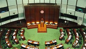 根據星島日報9日的報導，原定於9月5日舉行的香港立法會選舉將會延遲至12月舉行。圖為立法會議場。（中央社檔案照片）