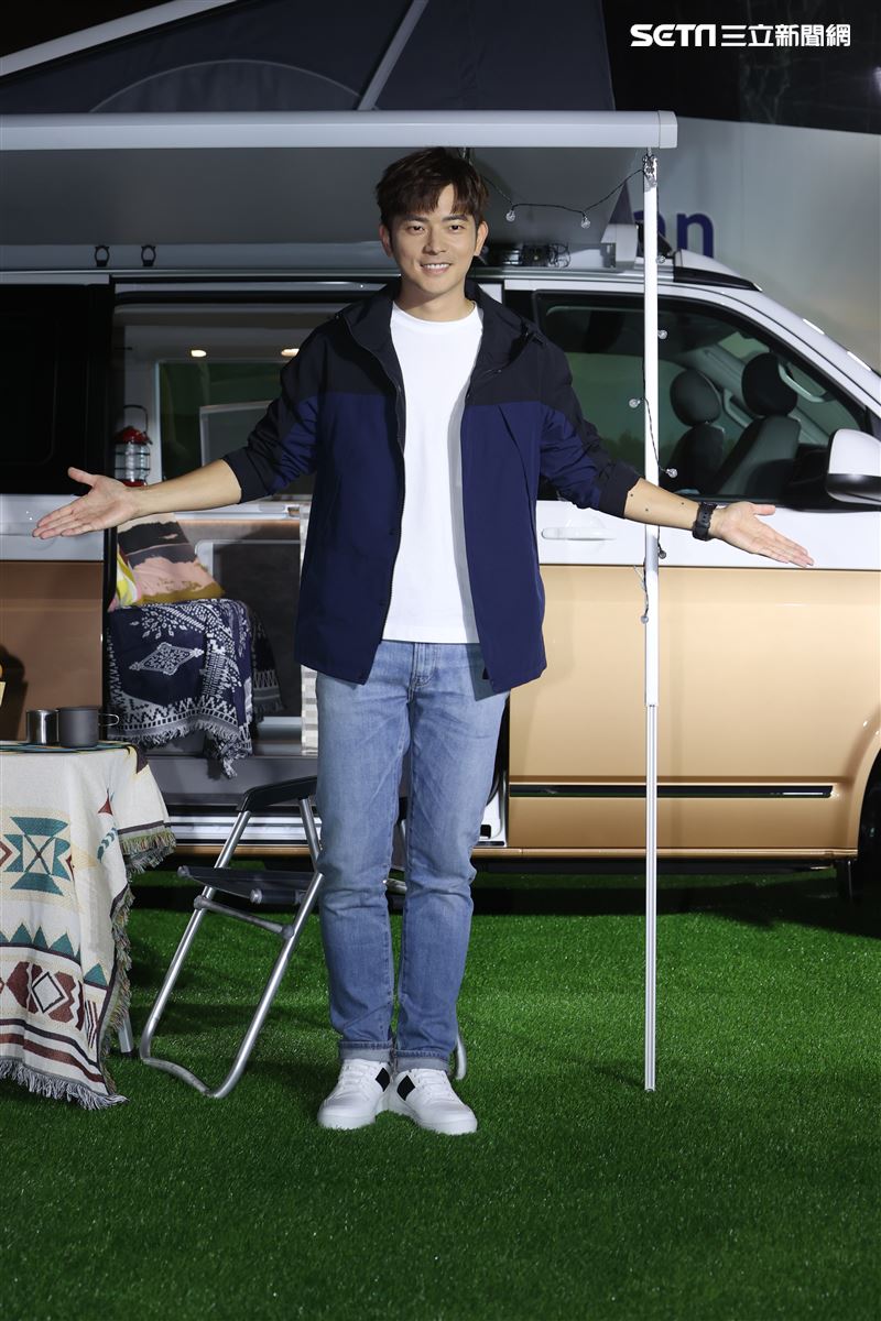 宥勝出席露營車上市，喜歡戶外露營的宥勝一生絕對要有夢幻露營車。（記者邱榮吉/攝影） 