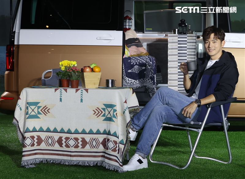 宥勝出席露營車上市，喜歡戶外露營的宥勝一生絕對要有夢幻露營車。（記者邱榮吉/攝影） 
