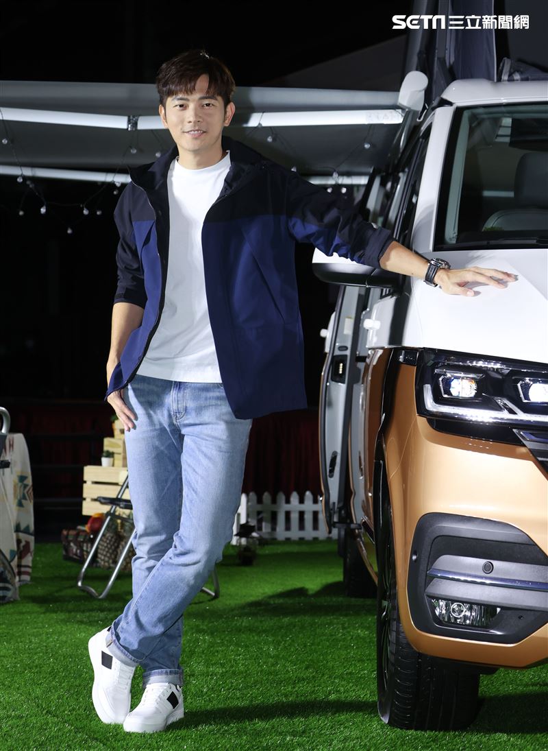 宥勝出席露營車上市，喜歡戶外露營的宥勝一生絕對要有夢幻露營車。（記者邱榮吉/攝影） 