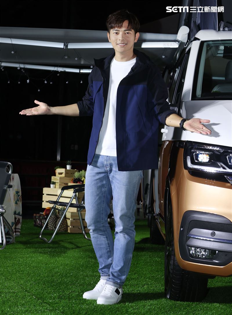 宥勝出席露營車上市，喜歡戶外露營的宥勝一生絕對要有夢幻露營車。（記者邱榮吉/攝影） 