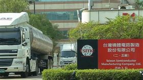 水情吃緊，台積電與聯電部分廠區執行水車少量載水。中央社記者張建中攝 110年3月9日