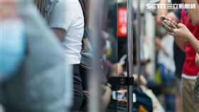 北捷/捷運車廂/口罩(記者陳弋攝影)