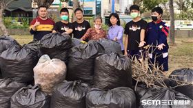 高雄大灣國中，志工「阿玉」阿嬤。圖/高雄市教育局提供