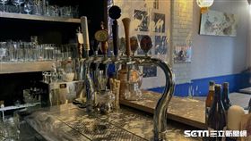 北市餐酒館三度遭潑漆、丟麵包蟲，警方逮7人仍無法嚇阻幕後主嫌。（圖／記者楊忠翰攝影）