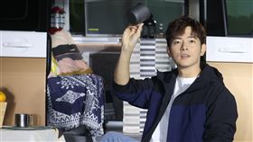 宥勝出席露營車上市，喜歡戶外露營的宥勝一生絕對要有夢幻露營車。（記者邱榮吉/攝影） 