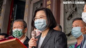蔡英文參香「神岡順濟宮」。（圖／總統府提供）