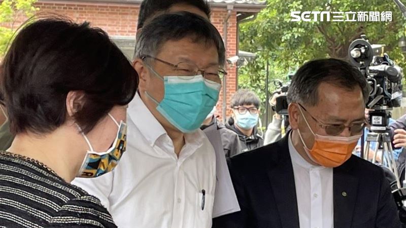 高虹安怒拍桌！柯P：年輕人比較衝動