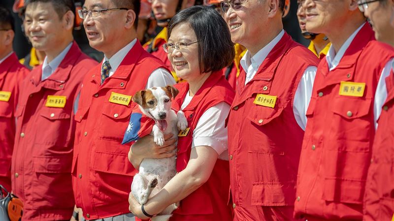小英家庭成員再+1　超狂背景曝光了